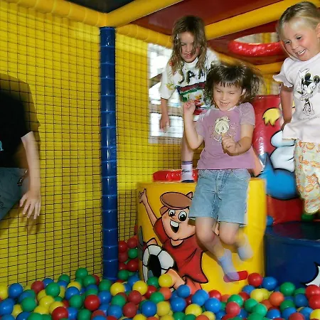 6 Person In Skaerbaek-by Traum *